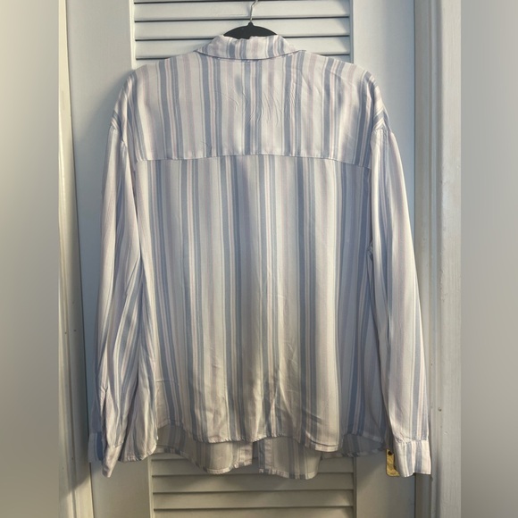 Love, Fire Women’s 1XL/T Shorts & Shirt Set Very Thin & Soft, Like New - Picture 5 of 10